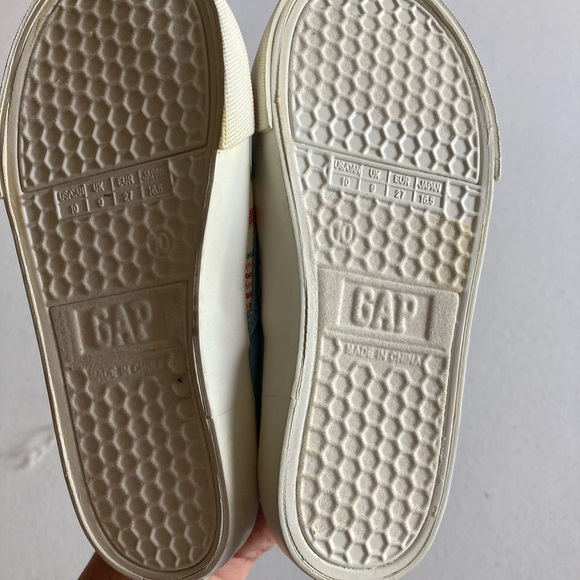 Never worn Gap slip ons - Picture 2 of 2